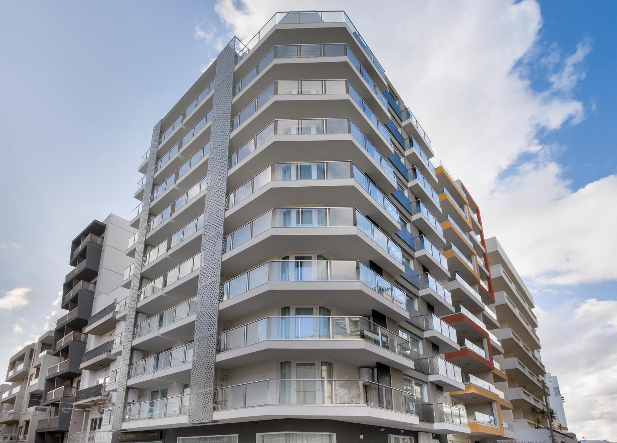 Hotel Mistral St Julian'S, Affiliated By Melia San Julián Exterior foto